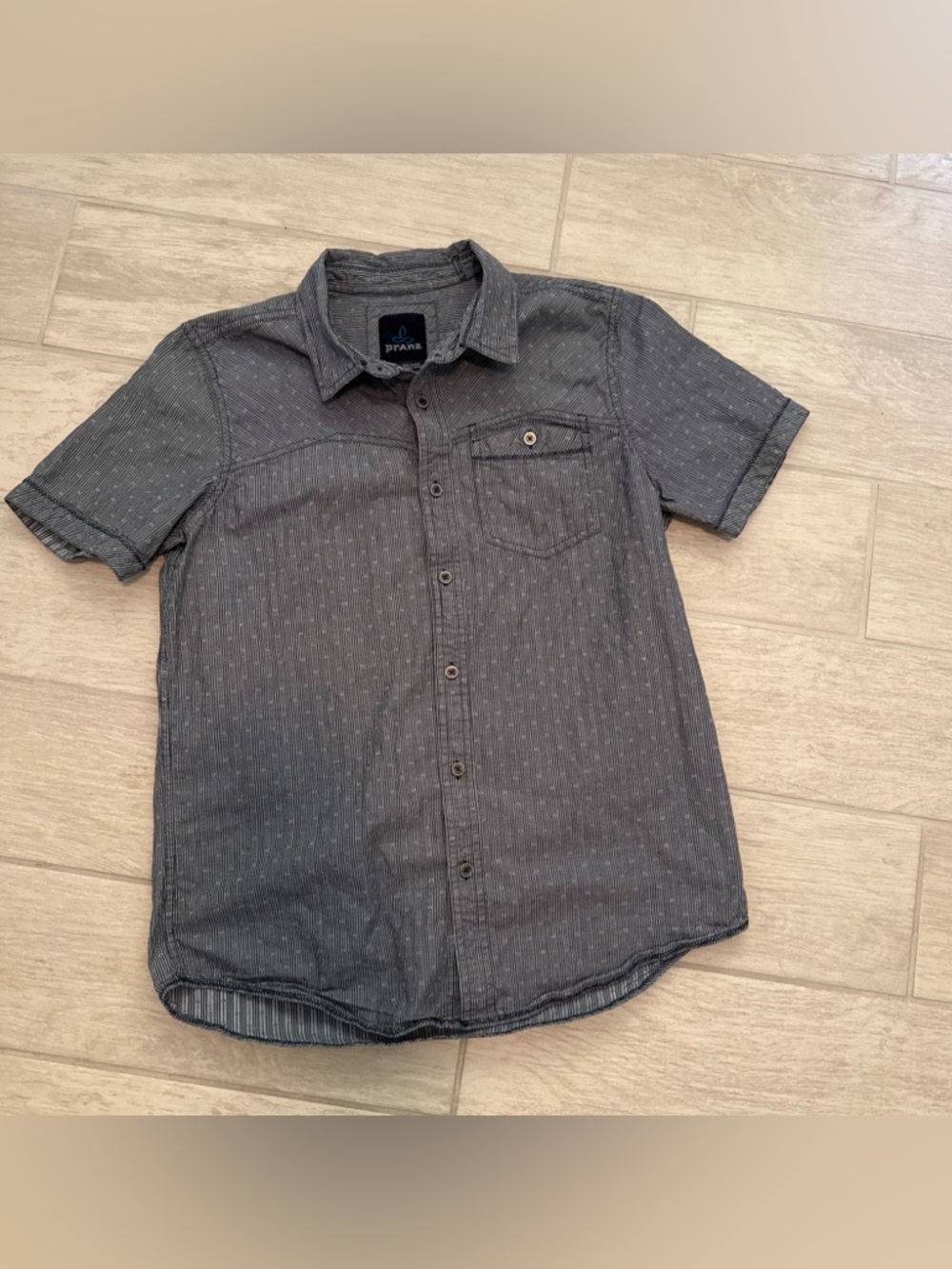 Prana Men's Short-Sleeve Button-Down Shirt in Charcoal Gray